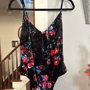 NWOT Forever21+ Velvet Floral Bodysuit